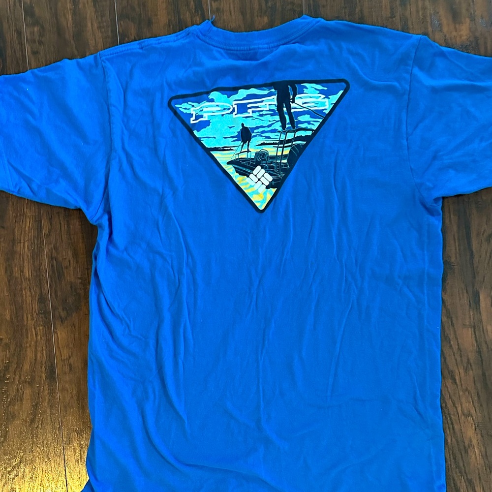Columbia PFG tee and Southern Tide men’s tees. Size large